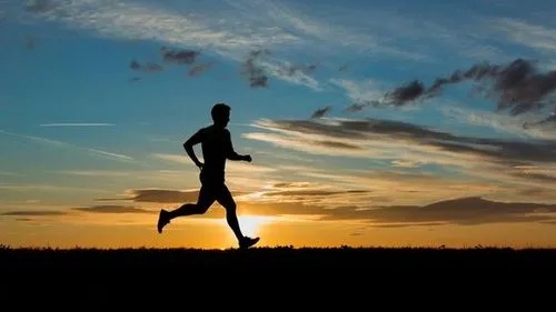 如果你堅(jiān)持跑步一年，將會(huì)發(fā)生什么？